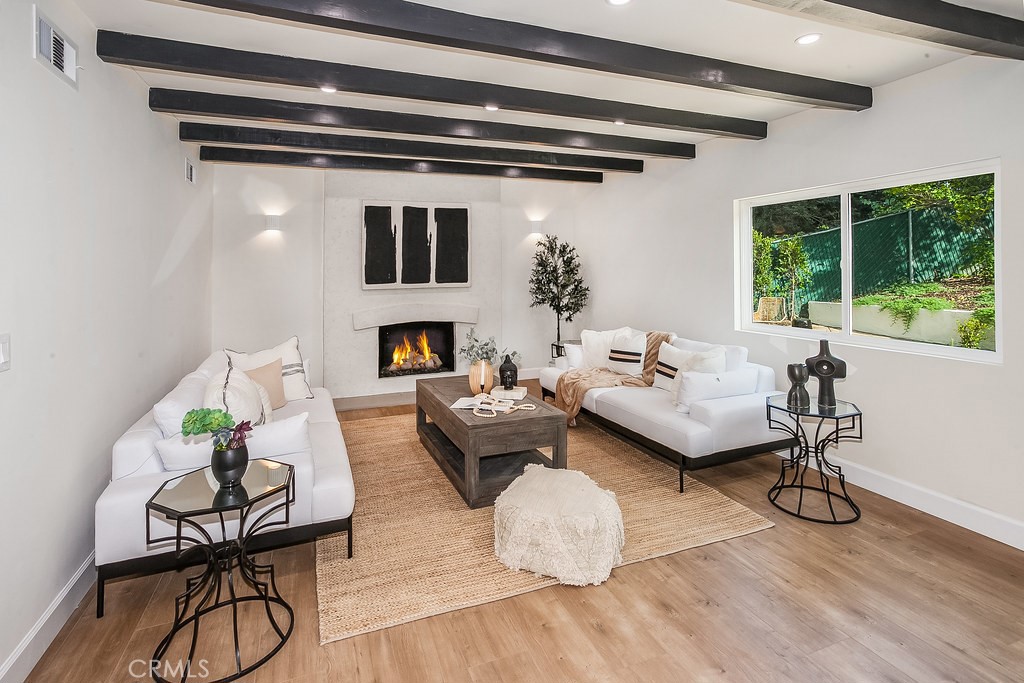 24400 Kitridge Street