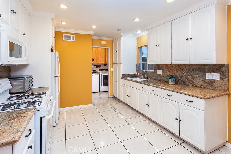 7912 Fallbrook Avenue