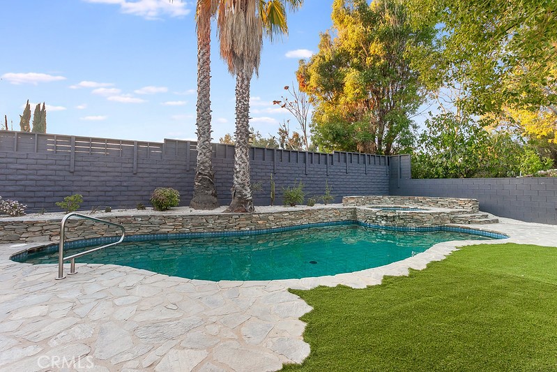 10649 Willowbrae Avenue