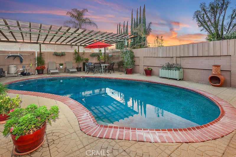 7439 Fallbrook Avenue