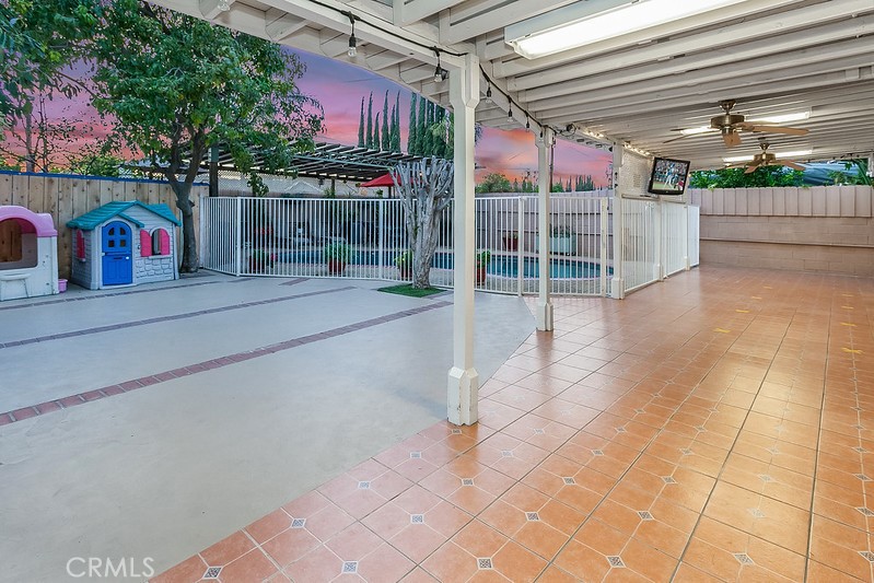 7439 Fallbrook Avenue