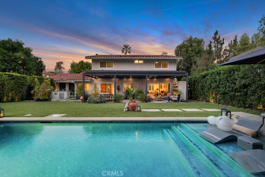 23832 Del Cerro Circle