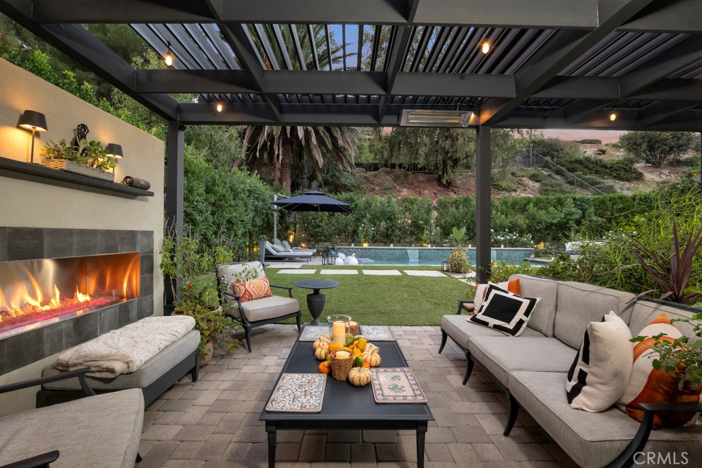 23832 Del Cerro Circle