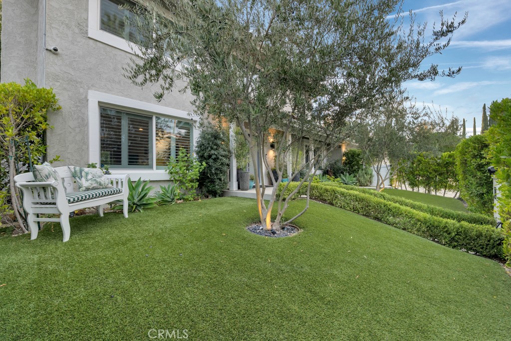 23832 Del Cerro Circle