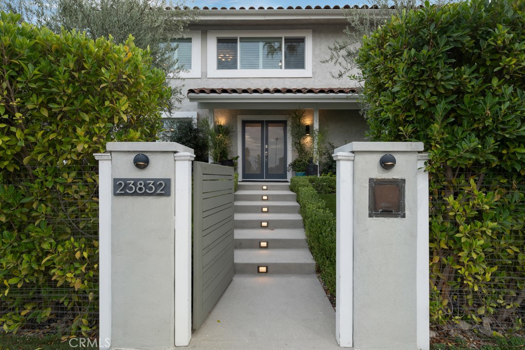 23832 Del Cerro Circle