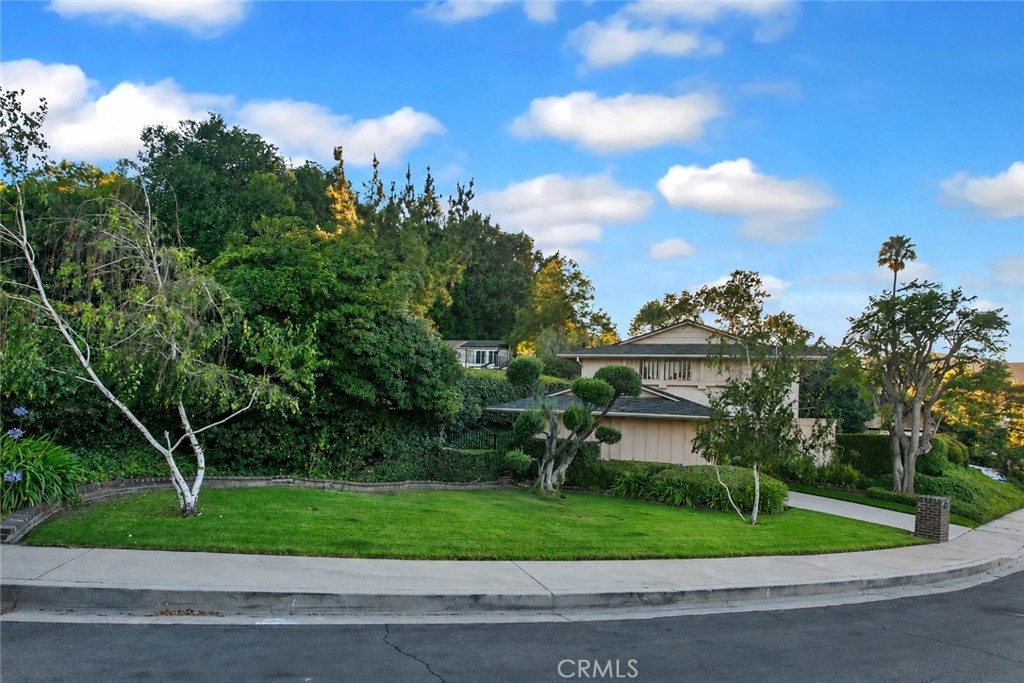 23633 Del Cerro Circle