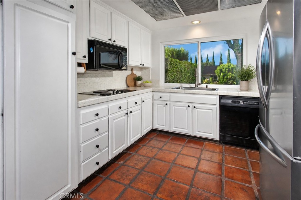 23633 Del Cerro Circle