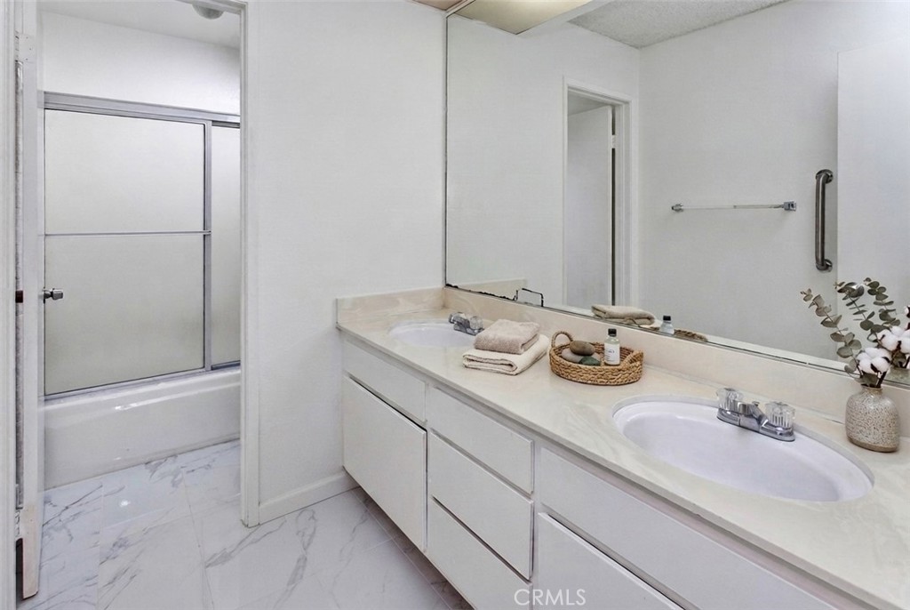 23633 Del Cerro Circle