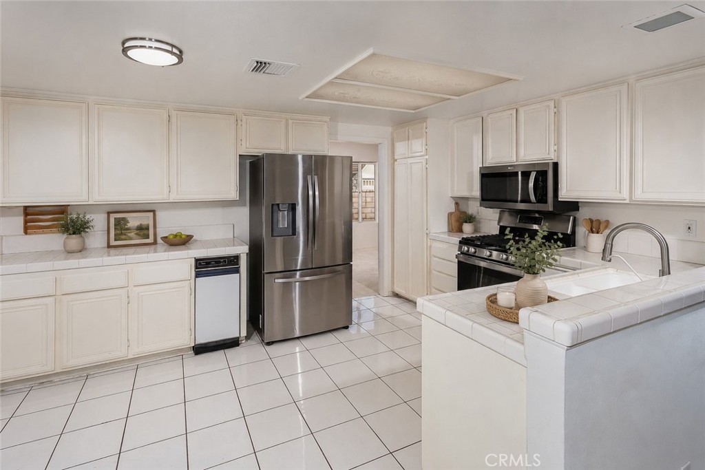 7221 Bouquet Drive