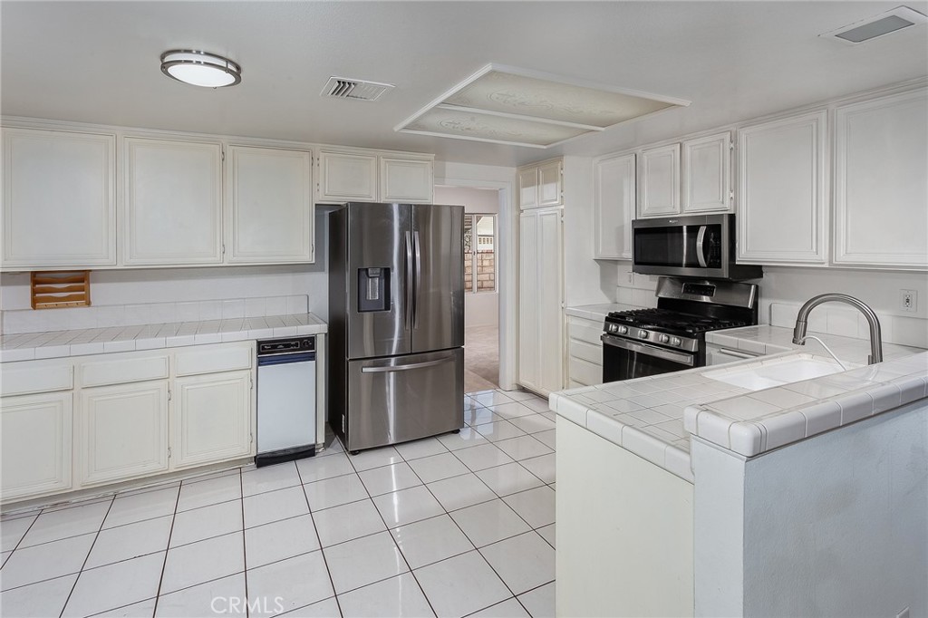 7221 Bouquet Drive