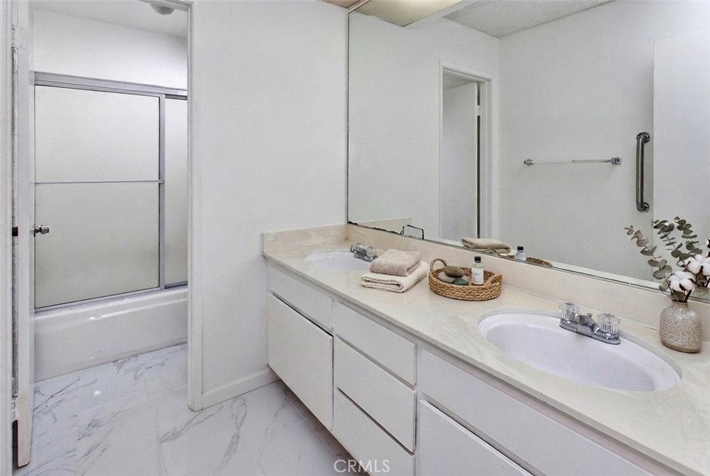 23633 Del Cerro Circle