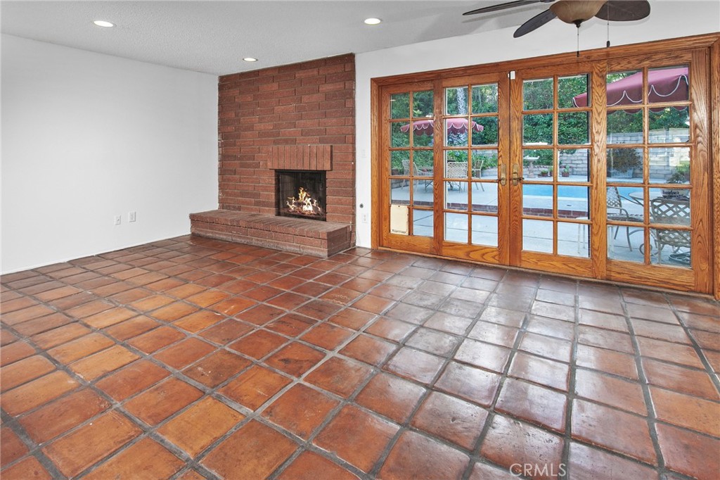 23633 Del Cerro Circle