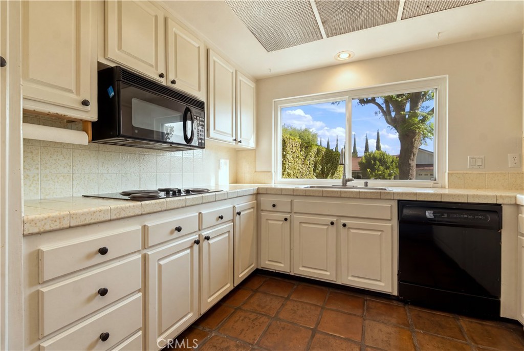 23633 Del Cerro Circle