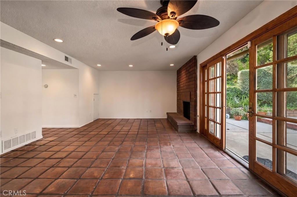 23633 Del Cerro Circle