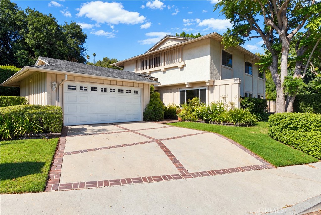 23633 Del Cerro Circle