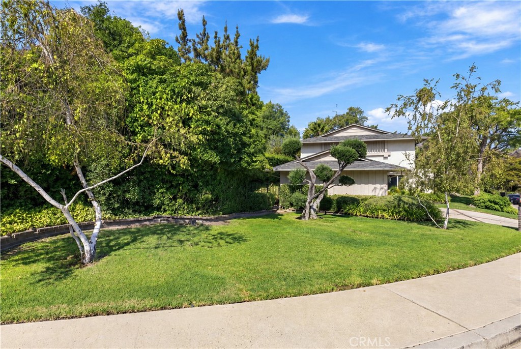 23633 Del Cerro Circle