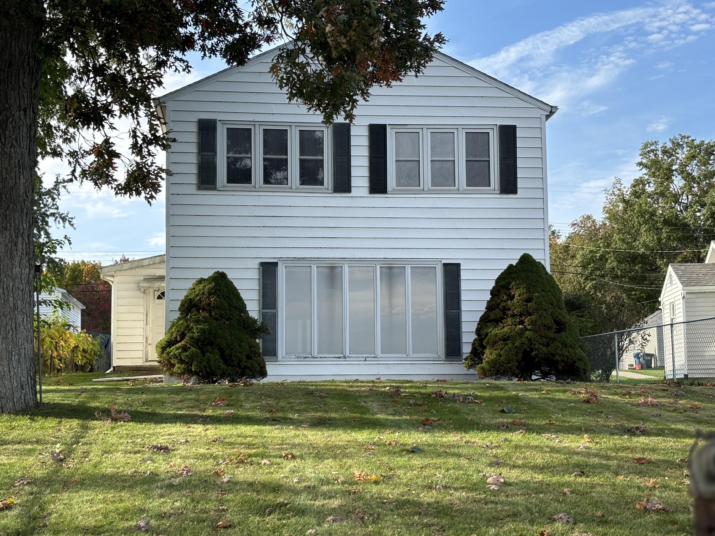 8827 Waruf Avenue