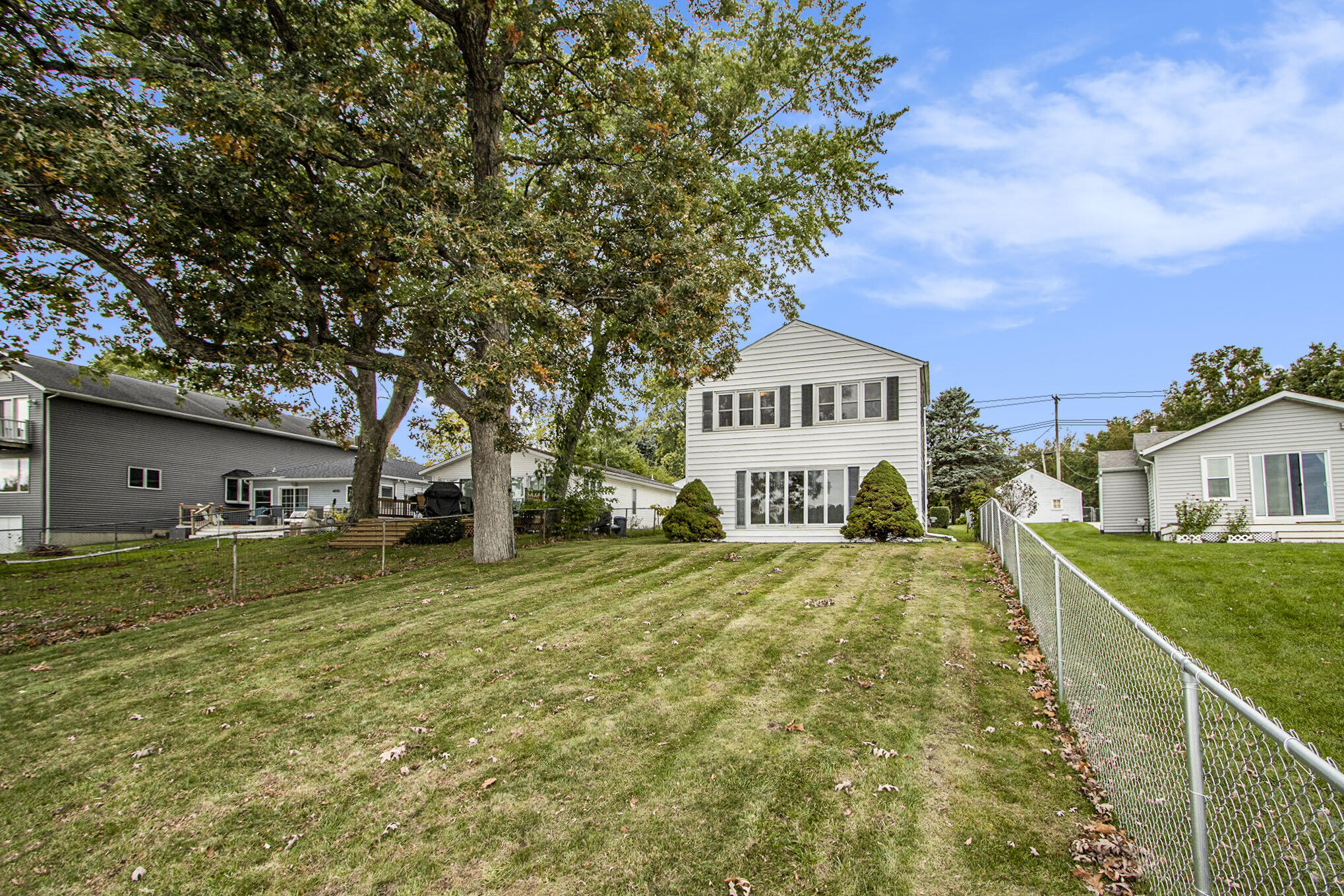 8827 Waruf Avenue