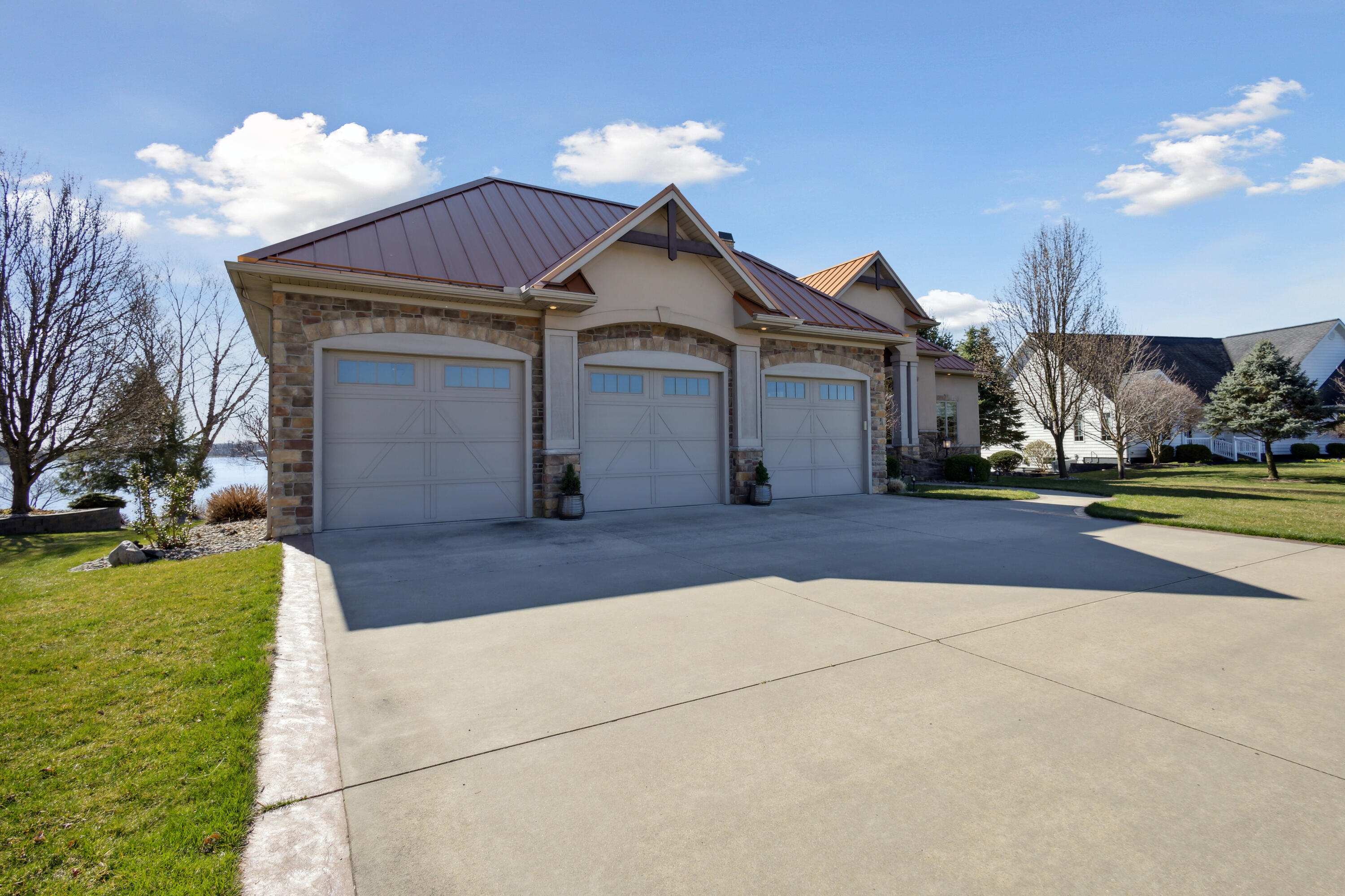 25341 Island View Lane