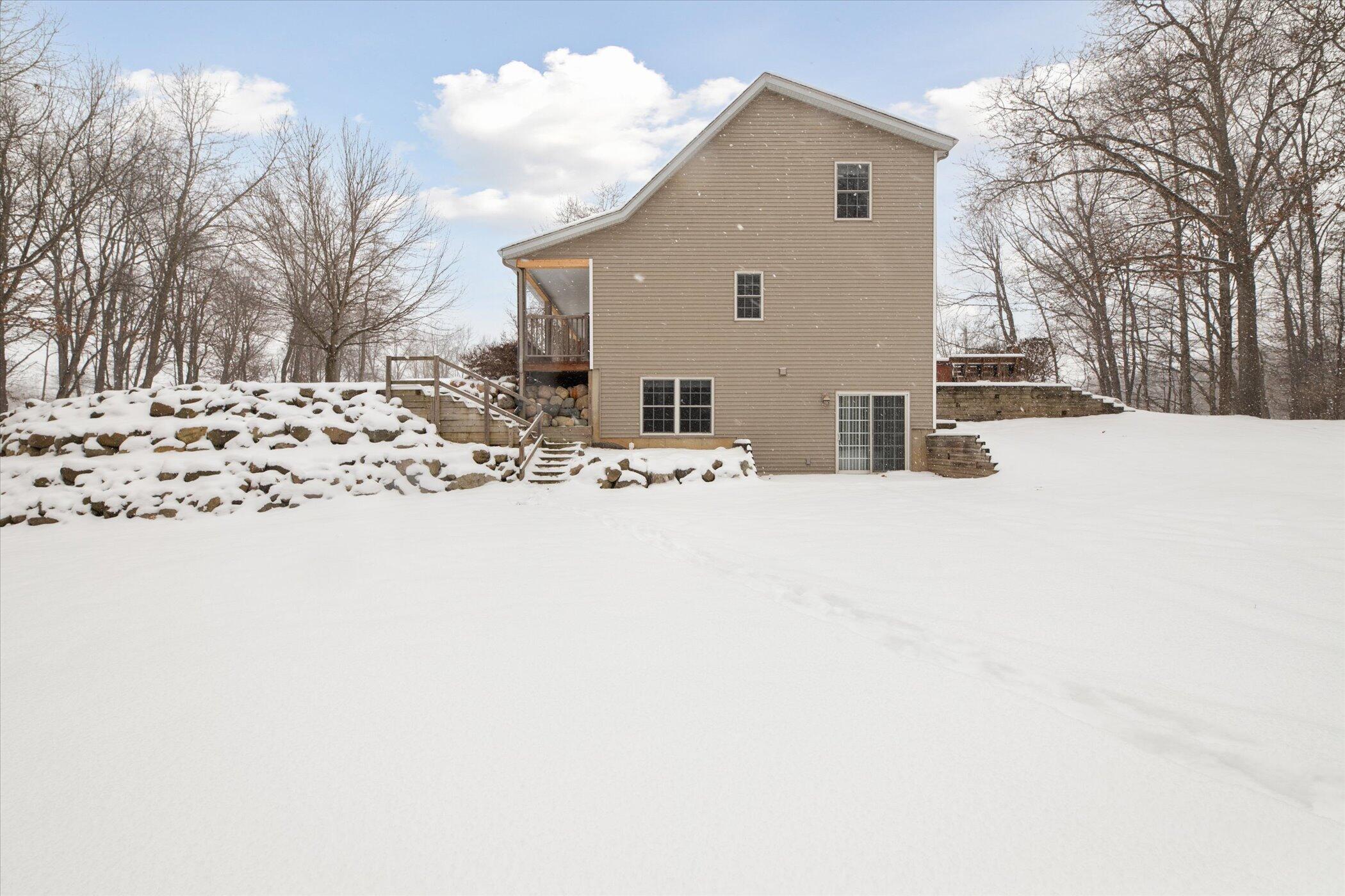 9612 2 1/2 Mile Road