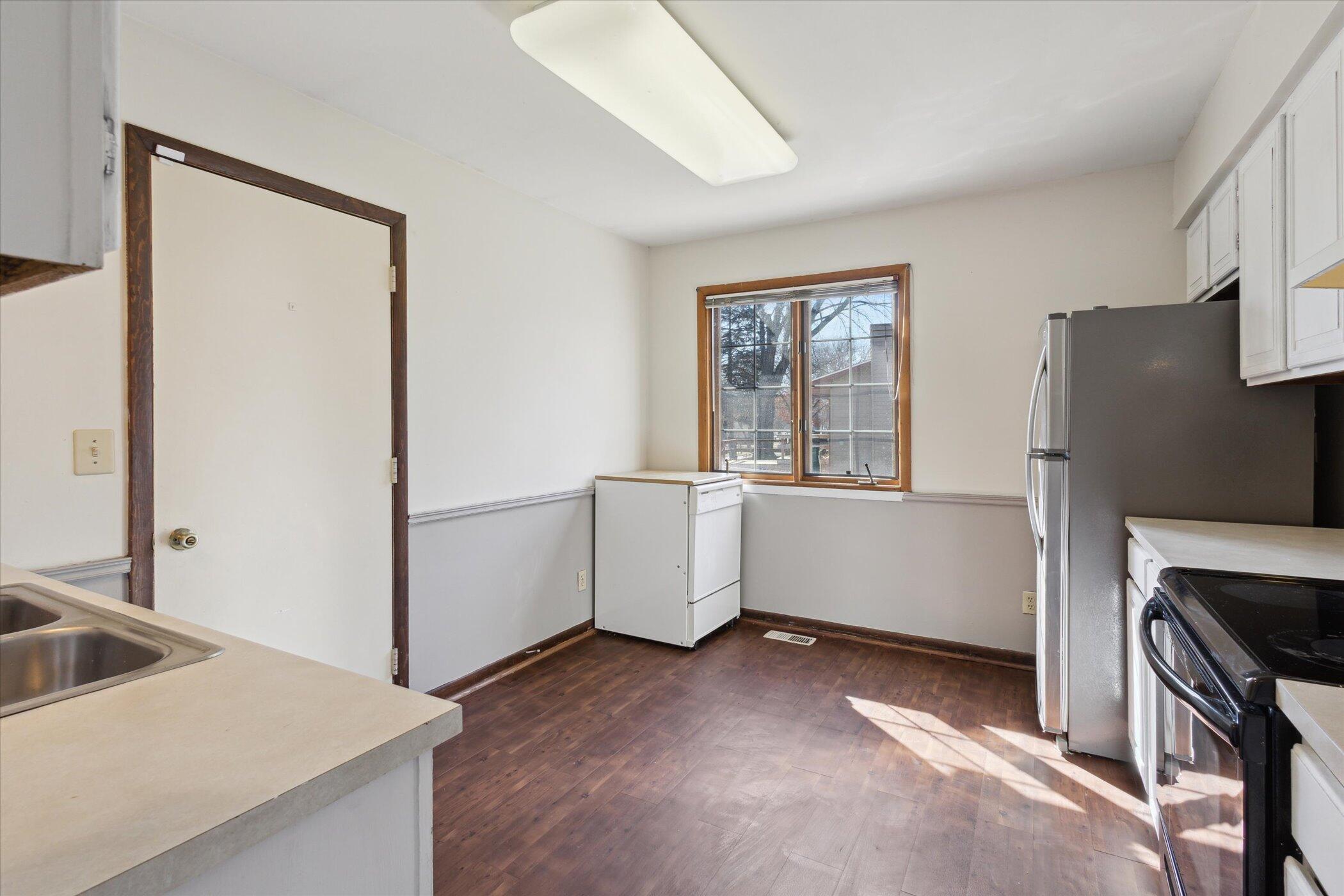 5828 Ellendale Drive