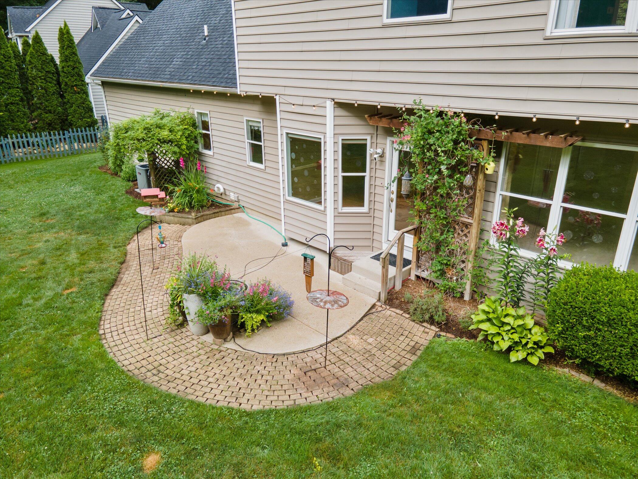 3321 Wickshire Lane