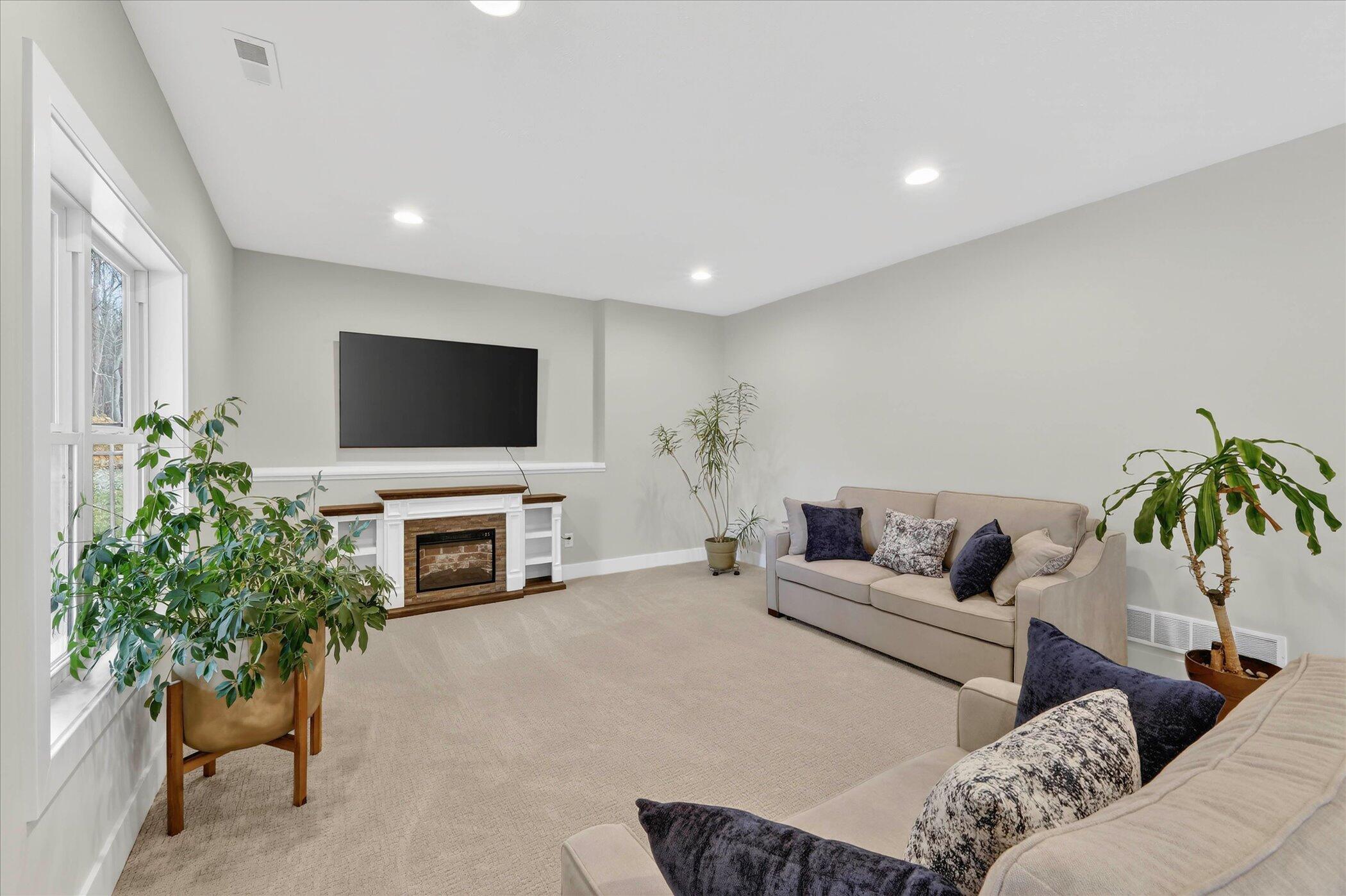 10597 Sharon Lee Lane 88