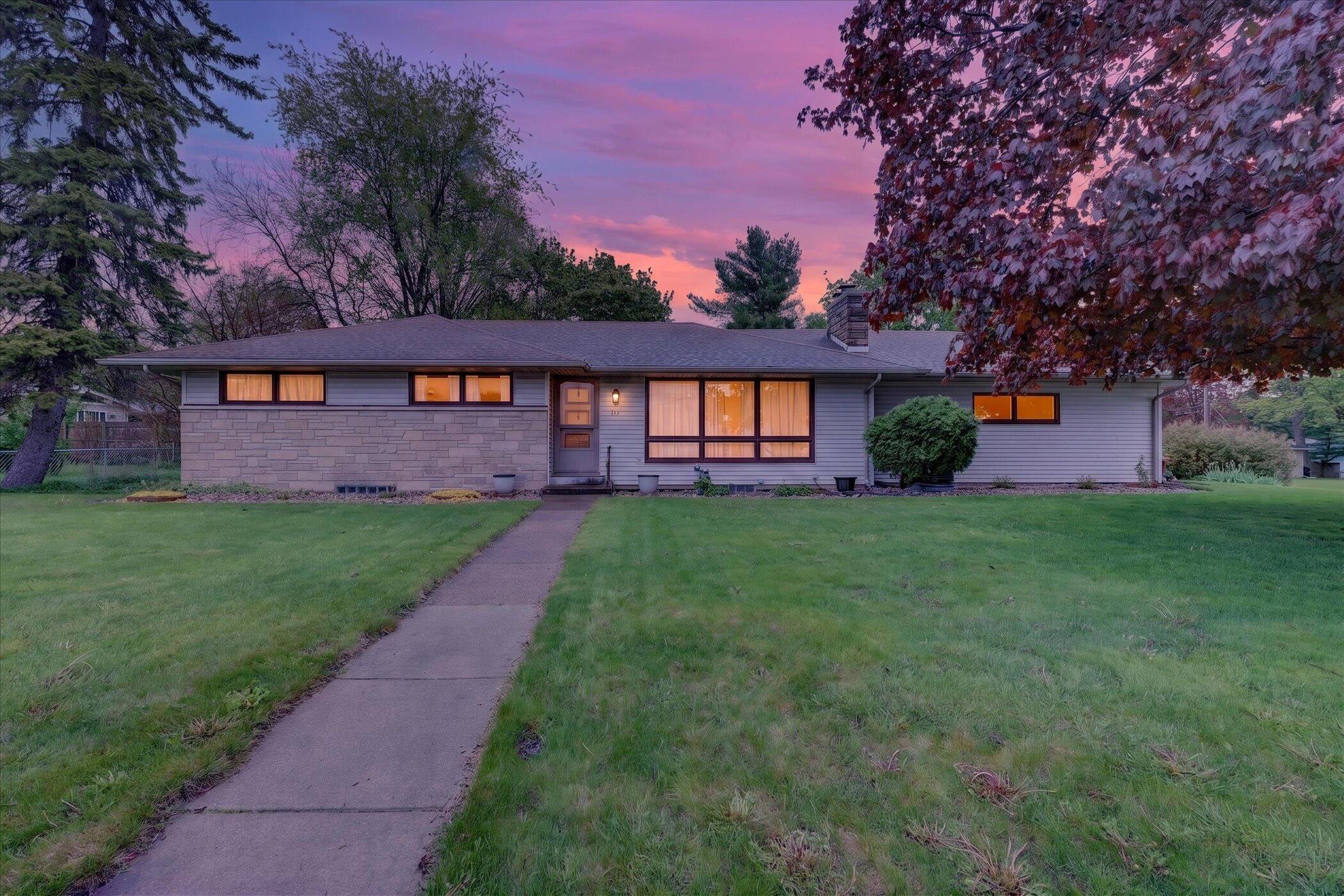 814 N Drake Road