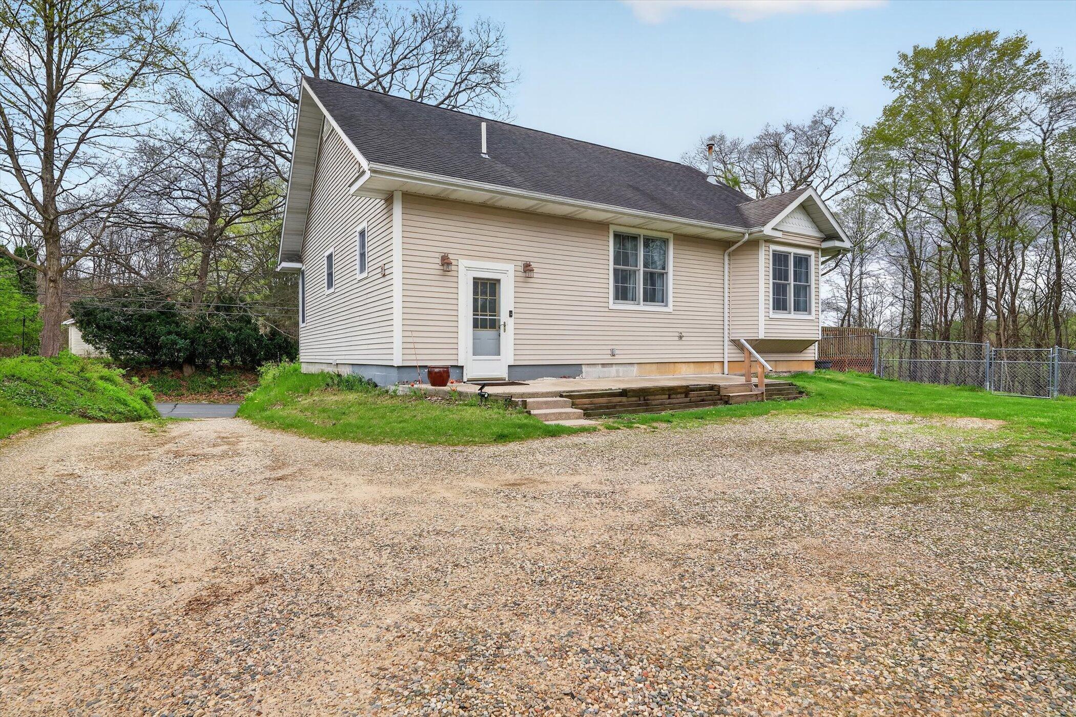 6887 E Main Street