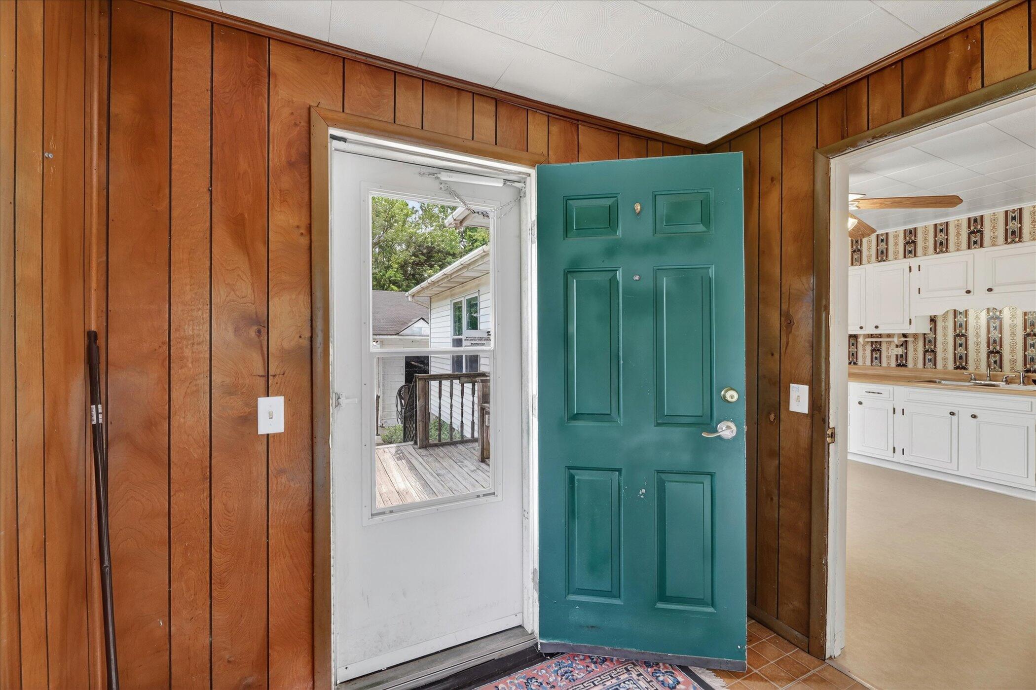 565 Collette Avenue