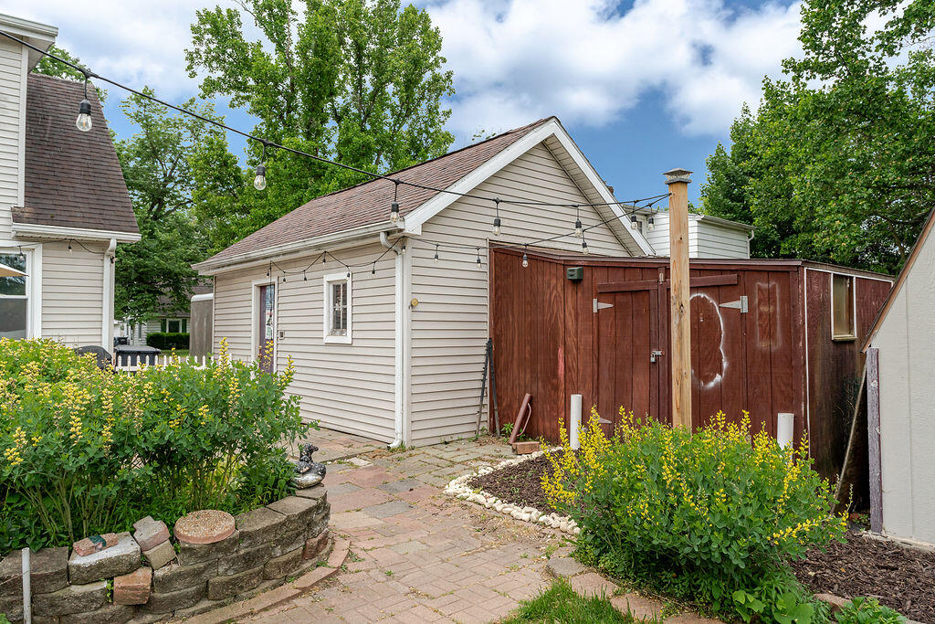 420 Oakhurst Avenue
