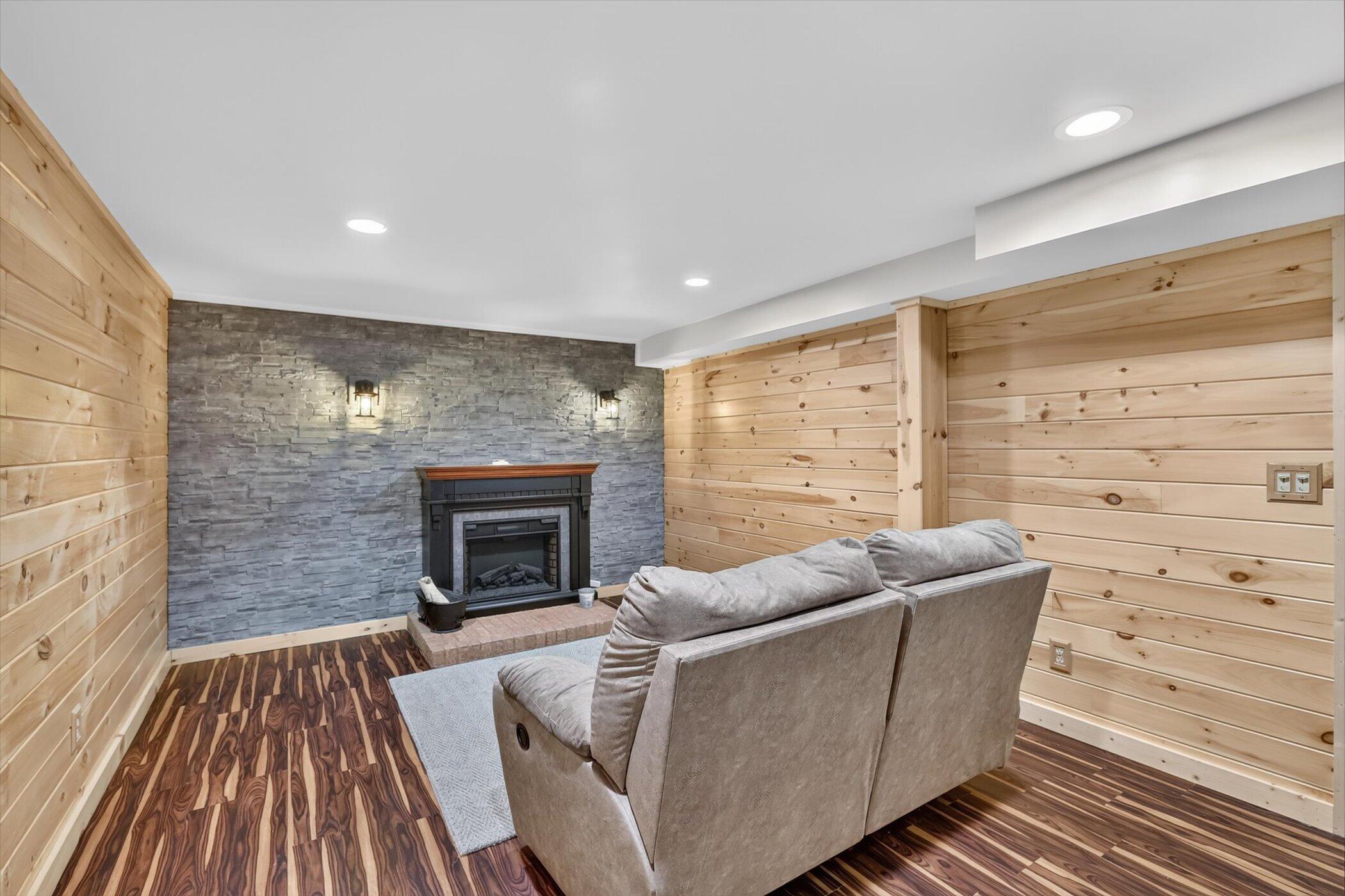 7858 W X Y Avenue