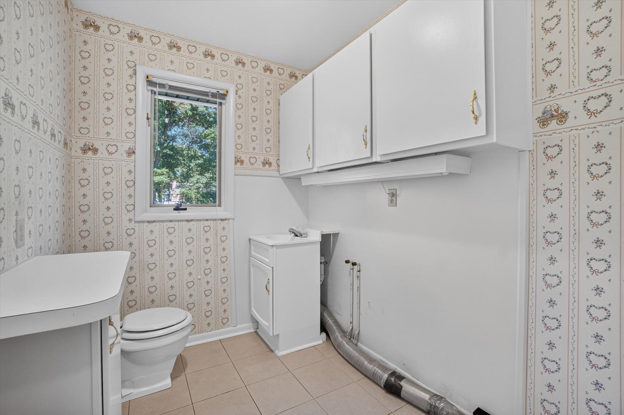 8047 Oak Hill Drive