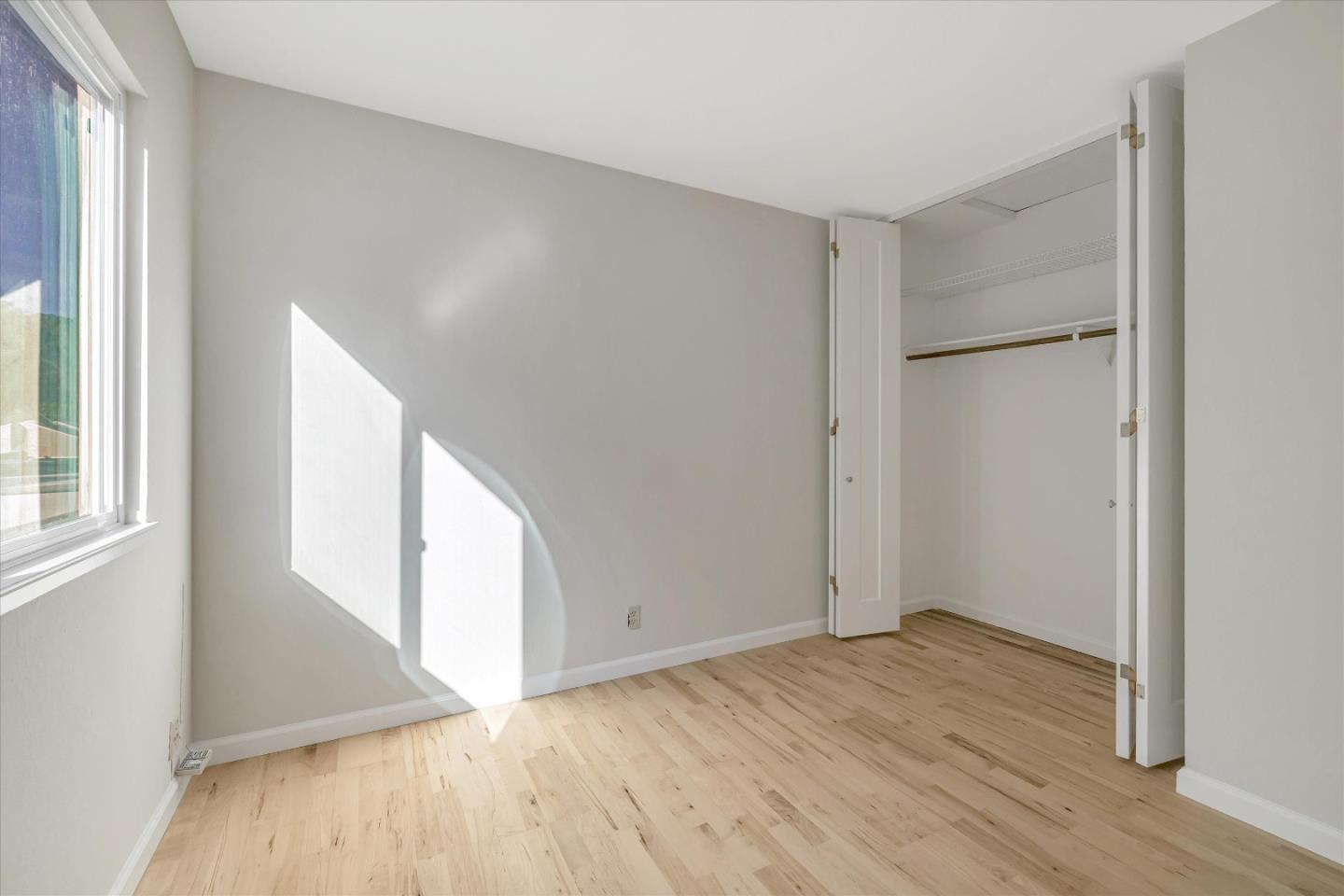 1302 Rosita RD