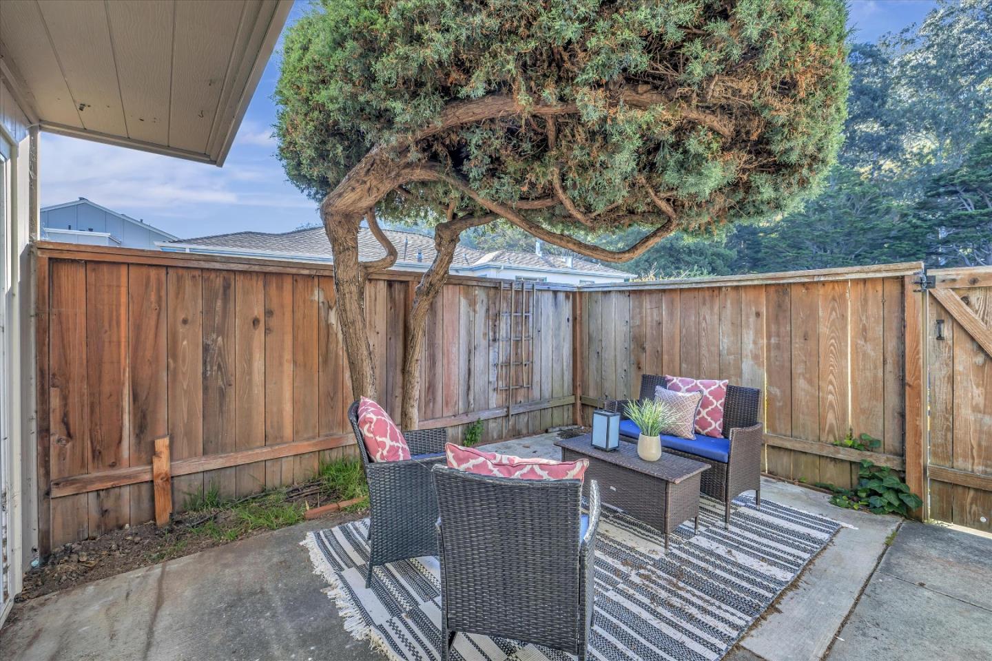 1302 Rosita RD