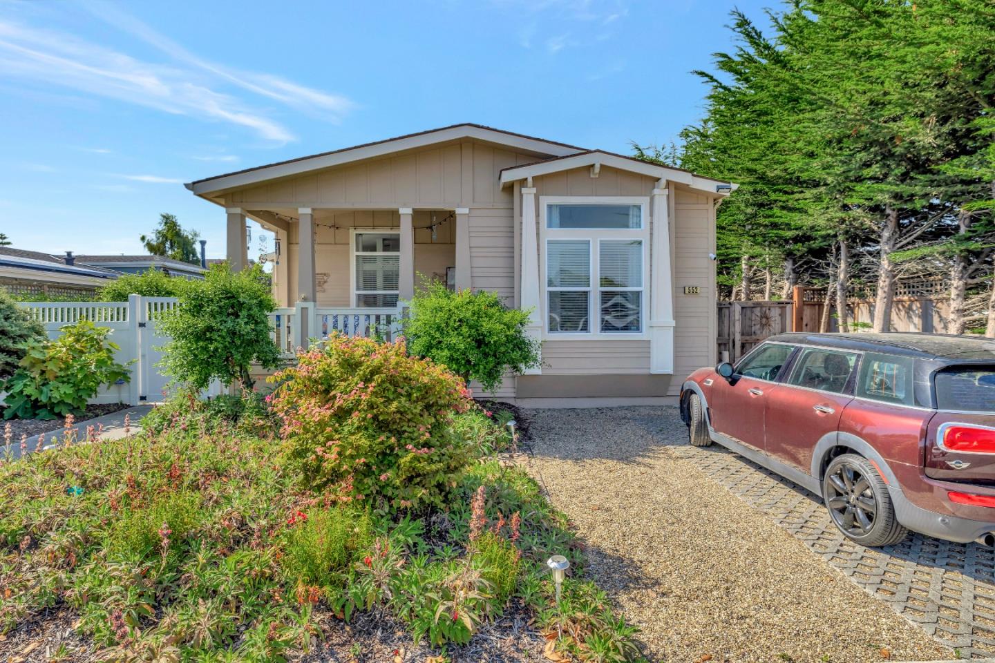 552 Filbert ST