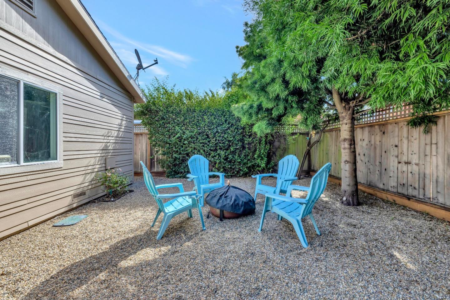 552 Filbert ST