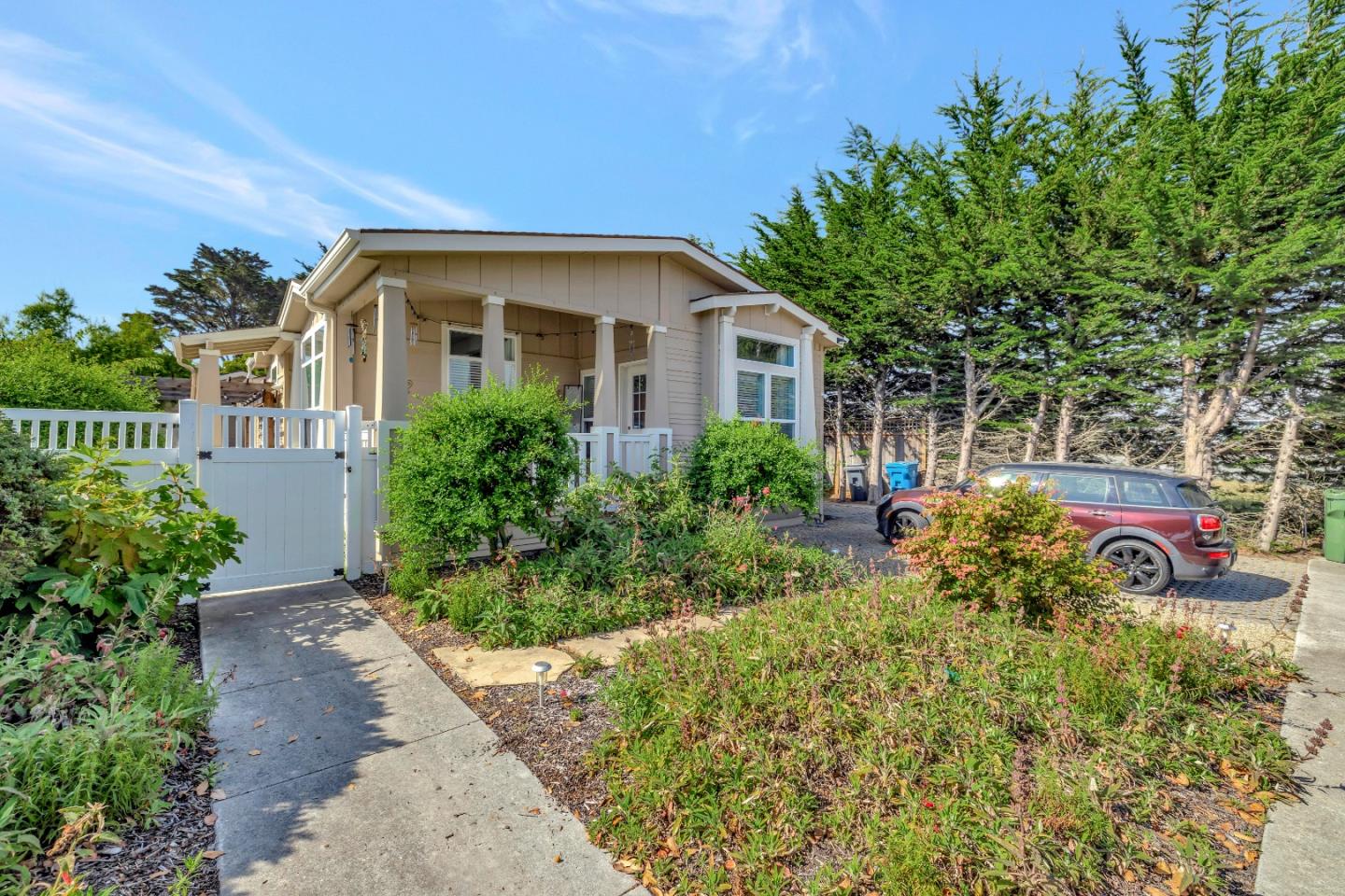 552 Filbert ST