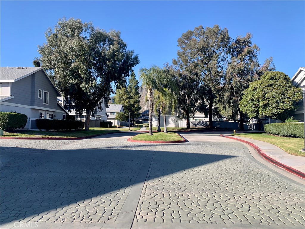 1380 W 48th Street 115