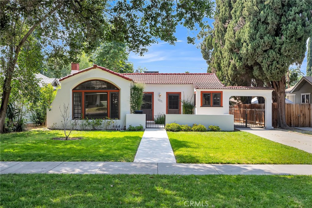 5279 Magnolia Avenue