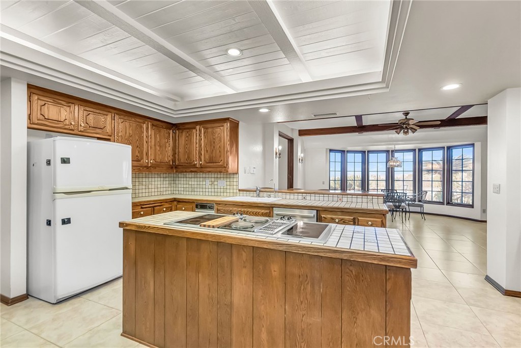 2572 Sunset Drive