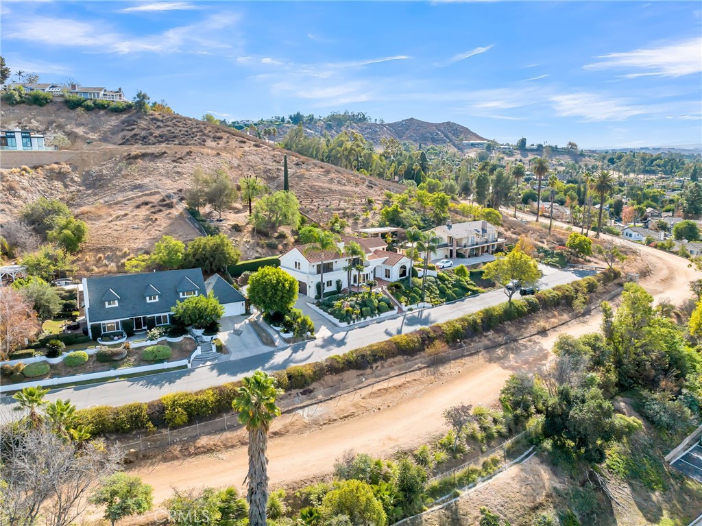 2572 Sunset Drive