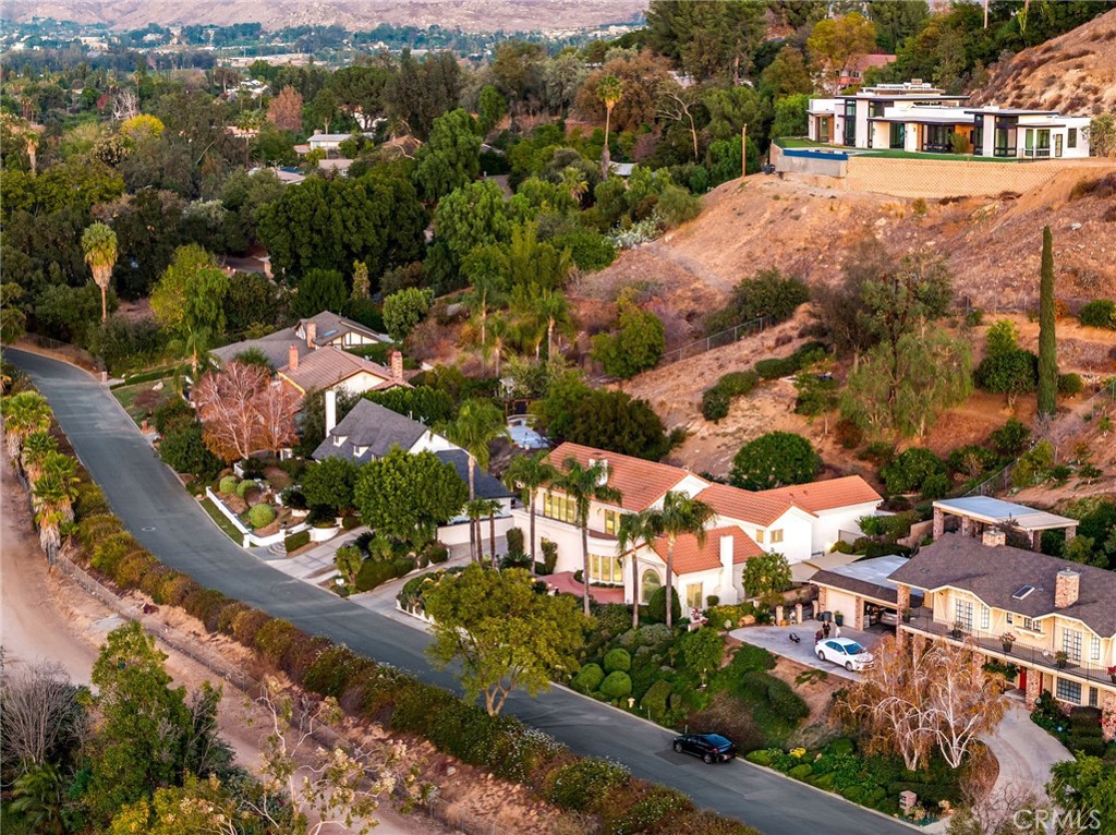 2572 Sunset Drive