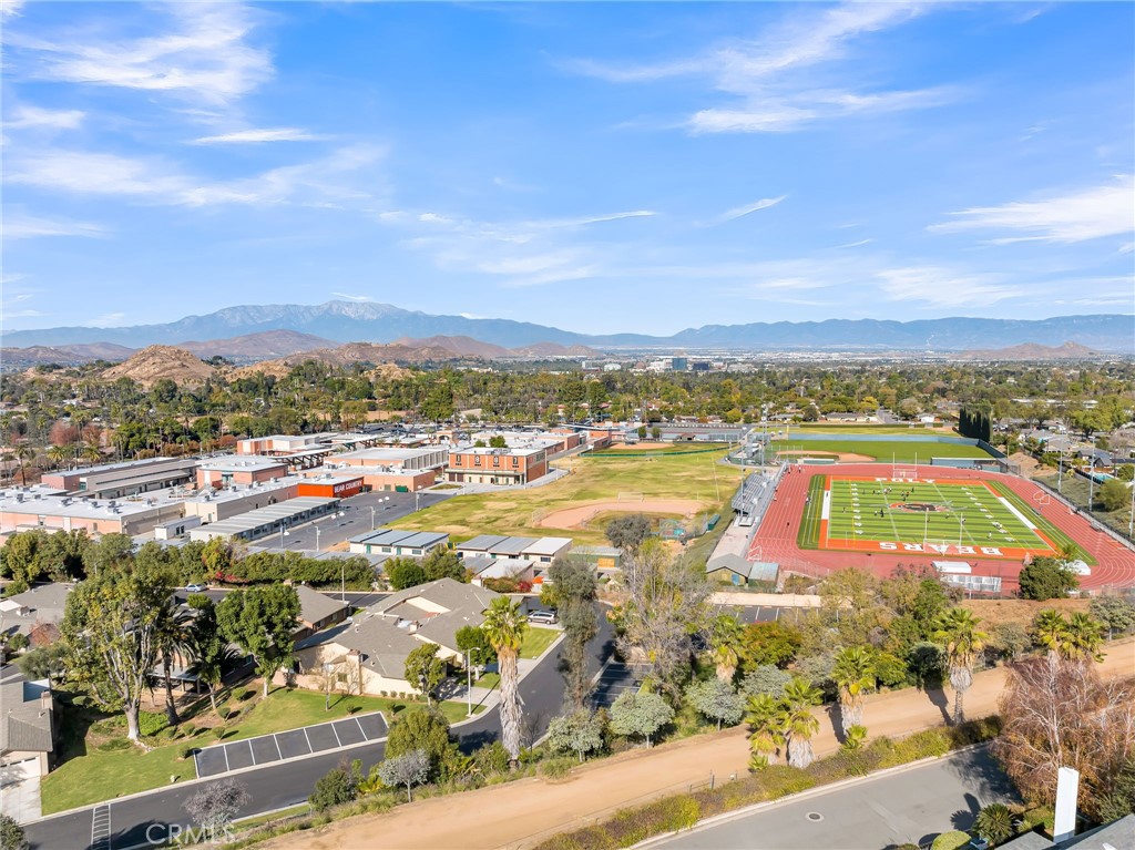 2572 Sunset Drive