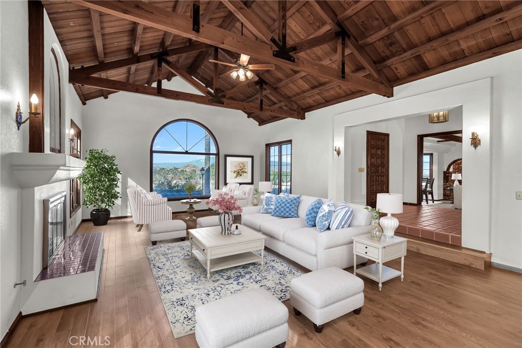 2572 Sunset Drive