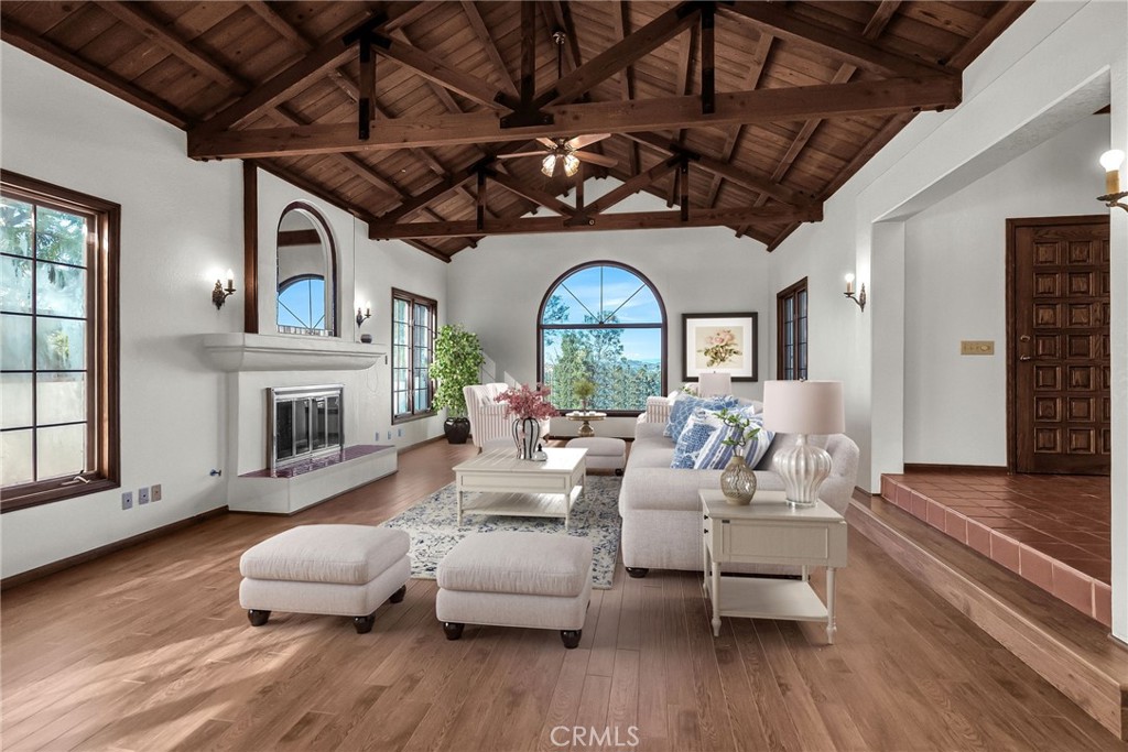 2572 Sunset Drive
