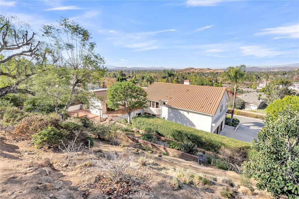 2572 Sunset Drive