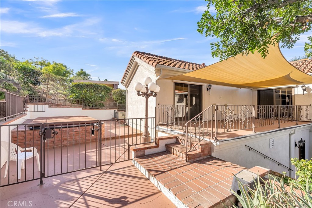 2572 Sunset Drive