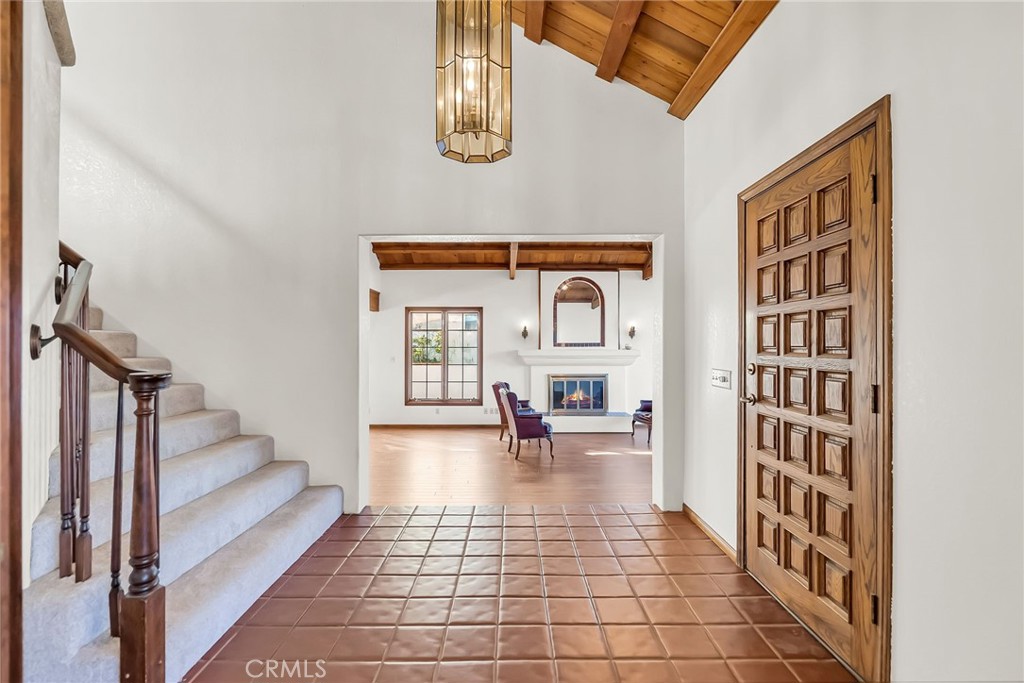 2572 Sunset Drive