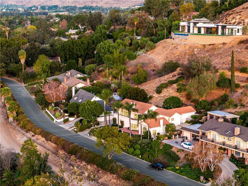 2572 Sunset Drive